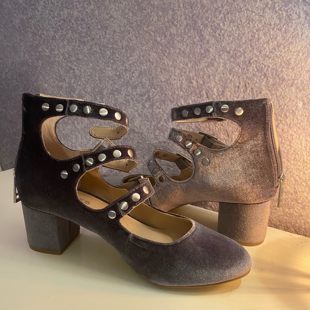 Charles by charles David gray velvet heels size 8 1/2